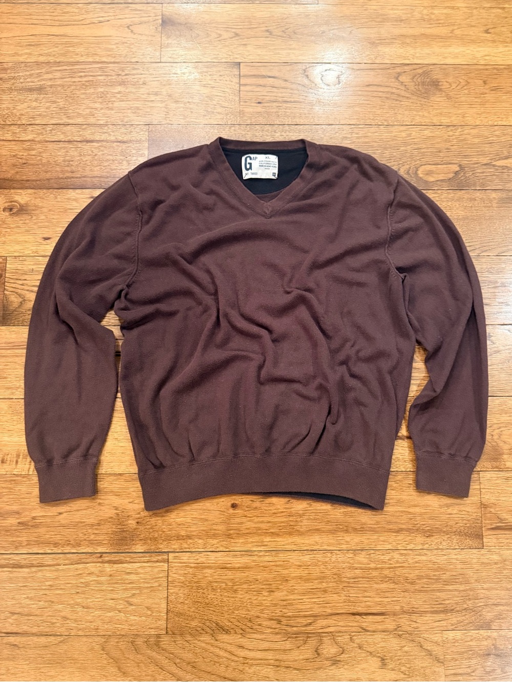 GAP Men’s V-Neck Sweater in Chocolate Brown
